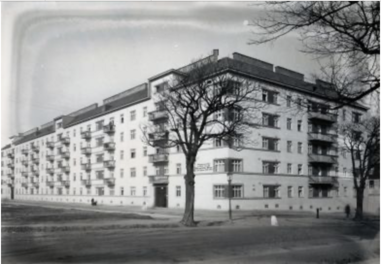 © MA 8 - Stadt- und Landesarchiv, Maria-und-Rudolf-Fischer-Hof: Ecke Laxenburger Straße / Migerkastraße, 1931 WStLA, Fotoarchiv Gerlach, FC1: 3452M, CC BY-NC-ND 4.0