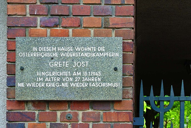 Foto der Gedenktafel für Grete Jost in der Baumgasse 39, Wien 3. privat